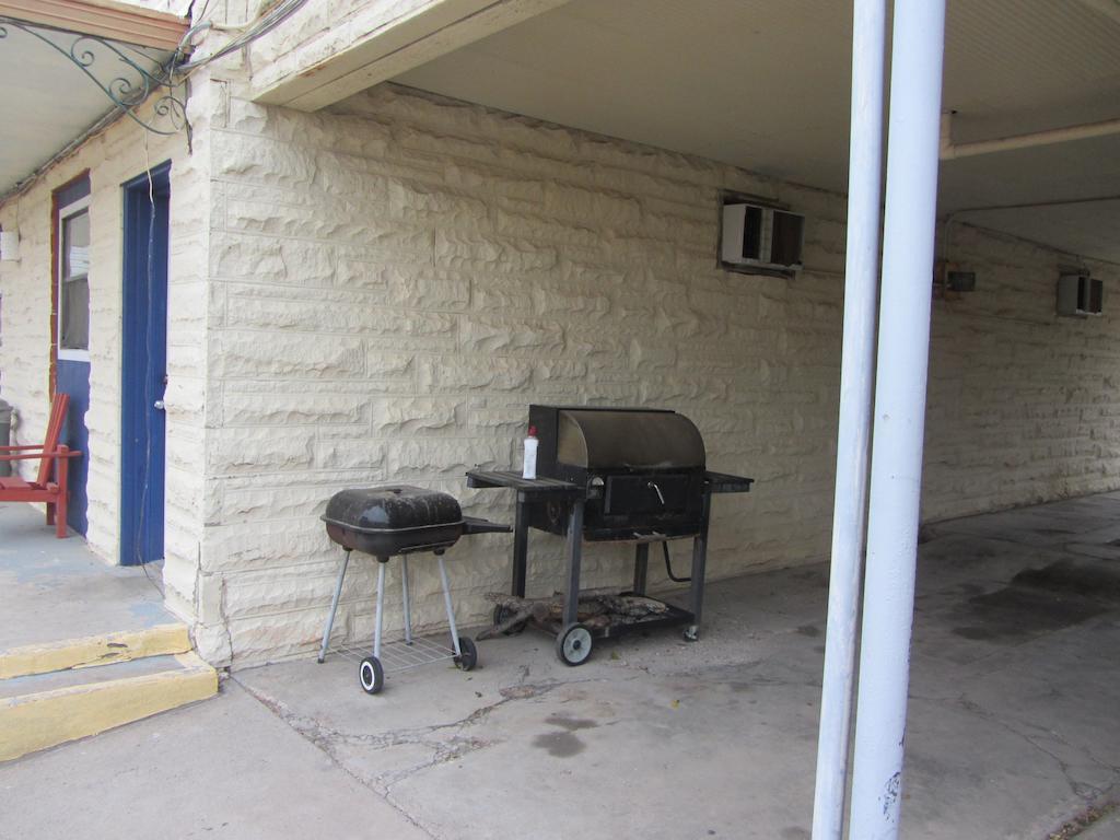 Budget Inn Ballinger Exterior photo