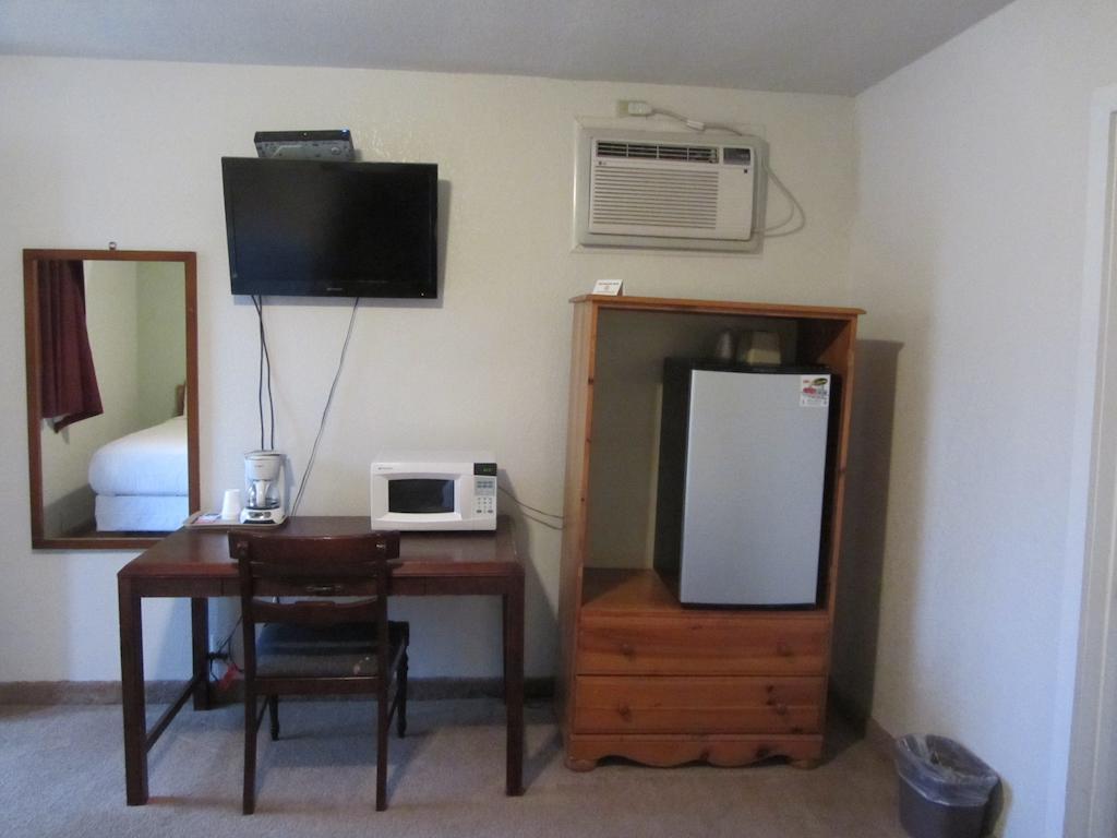 Budget Inn Ballinger Room photo