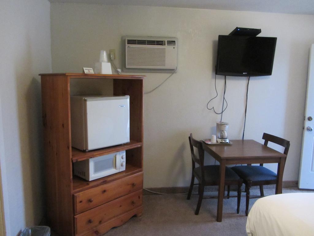 Budget Inn Ballinger Room photo